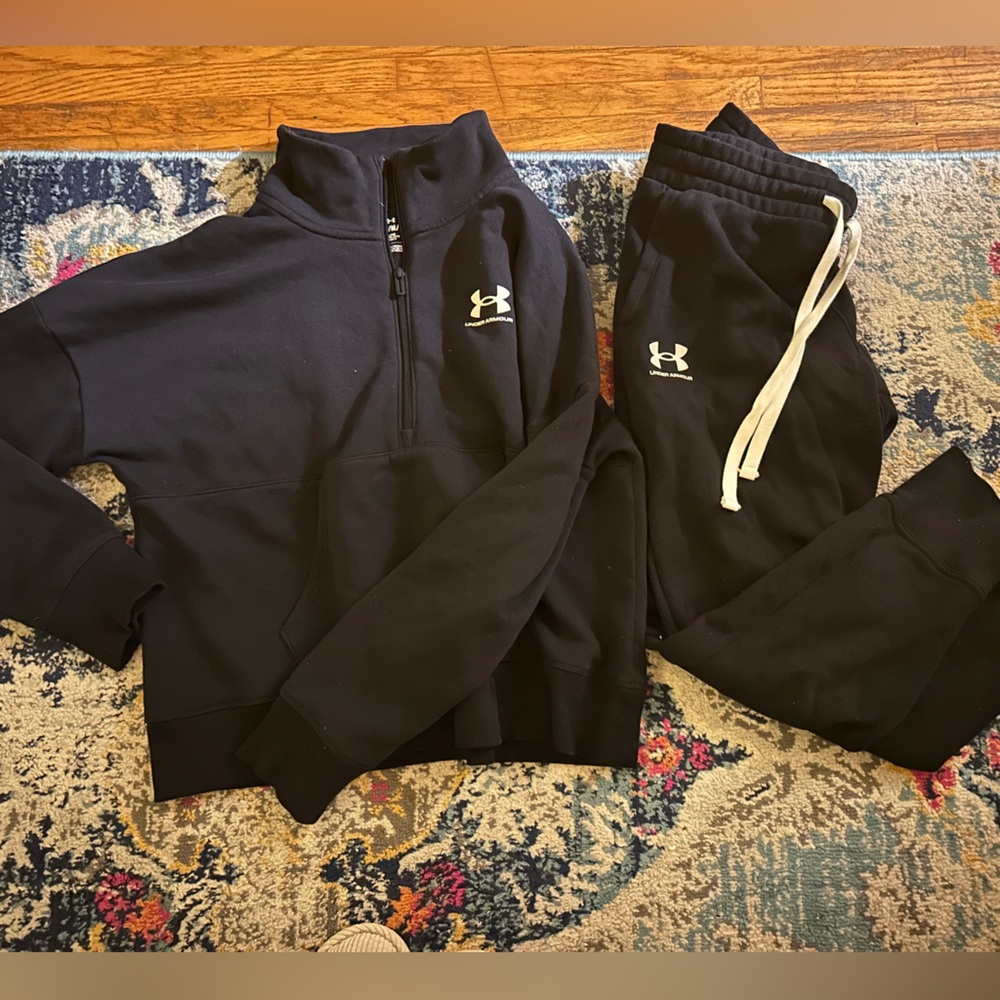 Under Armour Women's sweat Suit